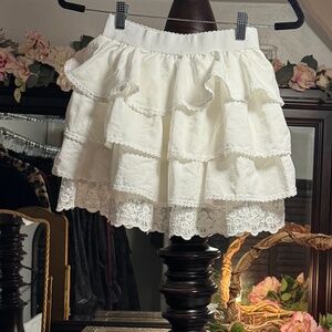 Cute mini ruffle skirt white xs/s